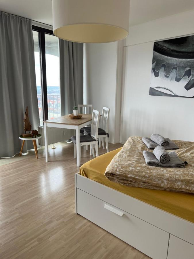Cityapartment Im 33. Stock Augsburg Exterior photo